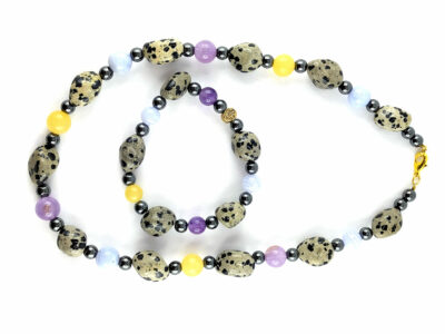 Parure fantaisie en jaspe dalmatien, et mélange