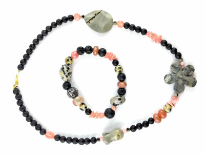 Parure en lave, jaspe dalmatien, jaspe gris et rhodochrosite