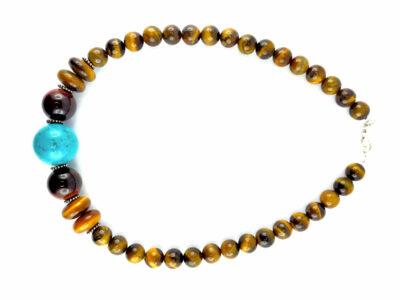 Collier en oeil de tigre, taureau et turquoise