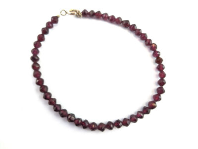 Bracelet en grenat facetté 4mm