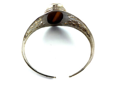 Bracelet large en argent 925 avec cabochon en oeil de tigre ovale – Image 2