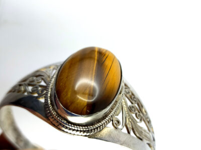Bracelet large en argent 925 avec cabochon en oeil de tigre ovale – Image 3