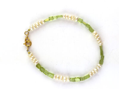 Bracelet en péridot et perles d'eau douces