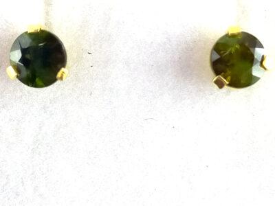 Puces d'oreilles en tourmaline verte plaqué or