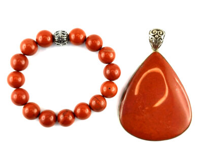 Parure en jaspe rouge